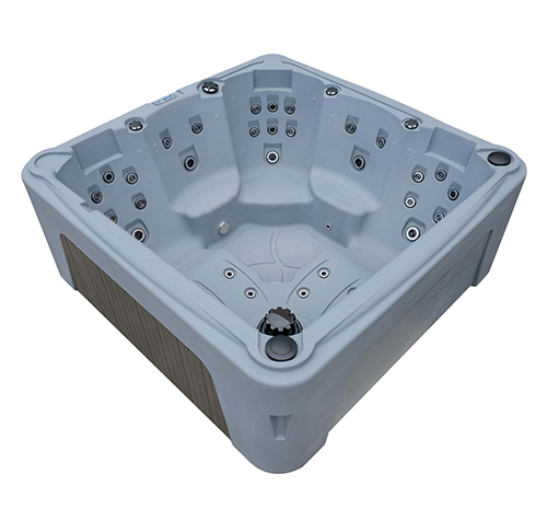 Rotomolding bathtub